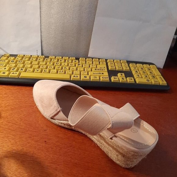 DreamPairs Ankle Strap Espadrilles Close Toe Wedge Sandal Nude Size 9 New main image 1